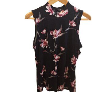 Selling a beautiful floral top